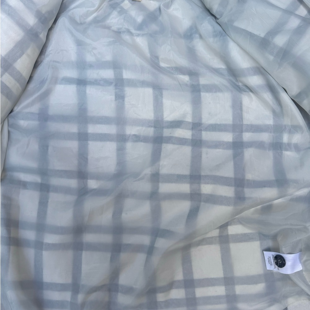 Thread & supply flannel shacket Size L. Great Condition - Picture 7 of 8